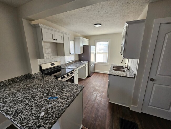 Photo - 1719 Dawson St