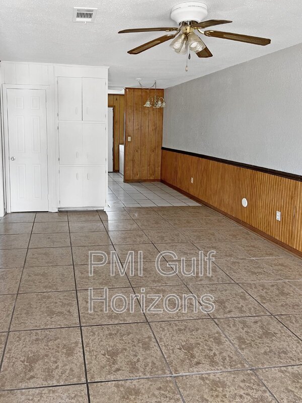 Photo - 923 Bremen Ave Unit B