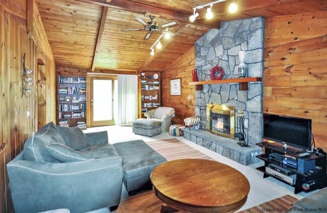 Photo - 309 John Joy Rd