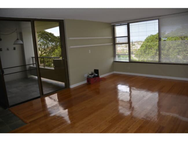 Photo - Heritage House Immaculate 2/2/2
