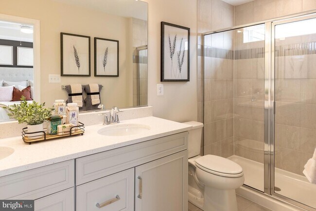 Photo - 8291 Longford Rd