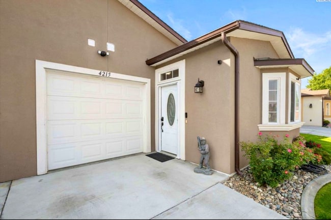 Photo - 4215 W 2nd Ave