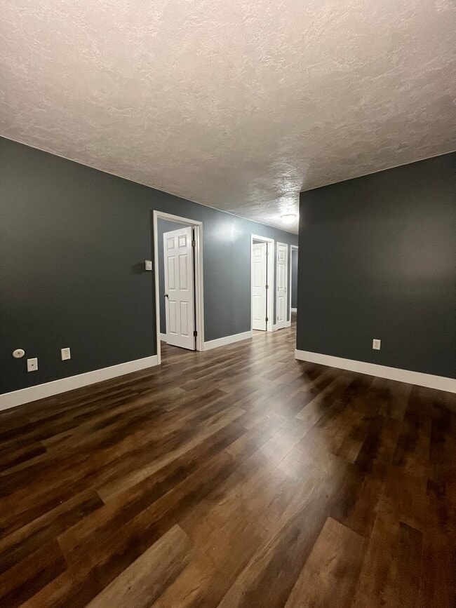 Building Photo - Hendricks Park Place Condo's Unit #16