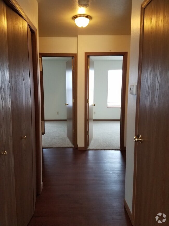 Building Photo - 221-D Unit 221-D Tanglewood Rental