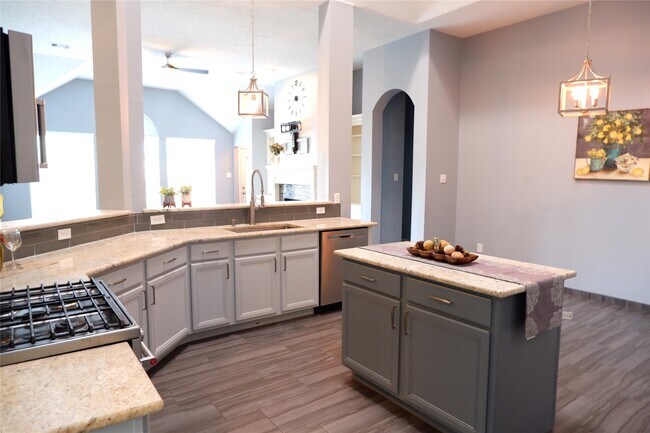 Photo - 2614 Parkbriar Ln House