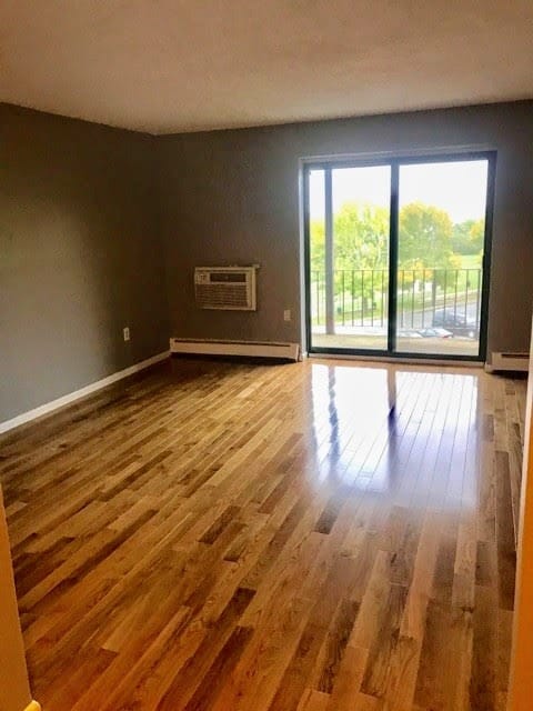 Photo - Doral Apartments