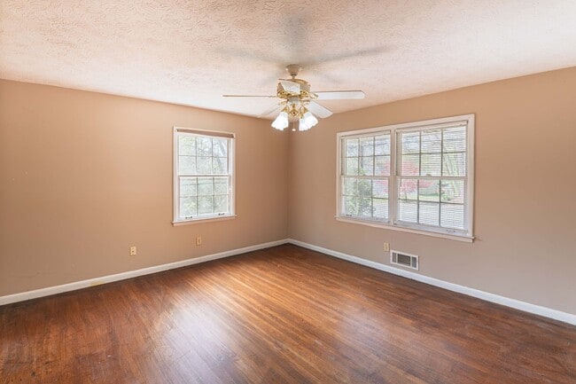 Photo - Updated 5BR Home in Morrow with New Carpet and Spacious Yard