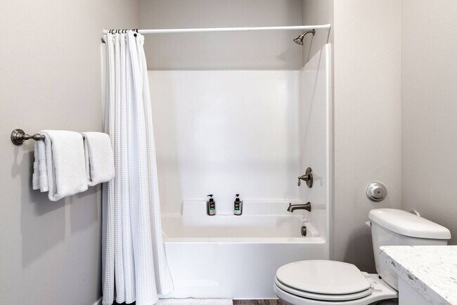 Photo - 624 E 32nd St Unit SI ID1296616P