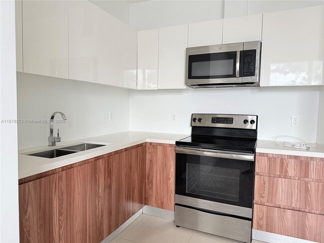 Photo - 924 Marseille Dr Apartment Unit 6