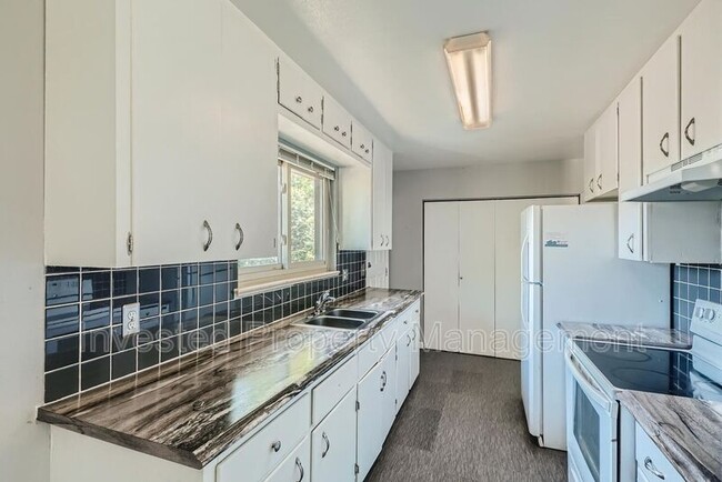 Photo - 1060 S Decatur St