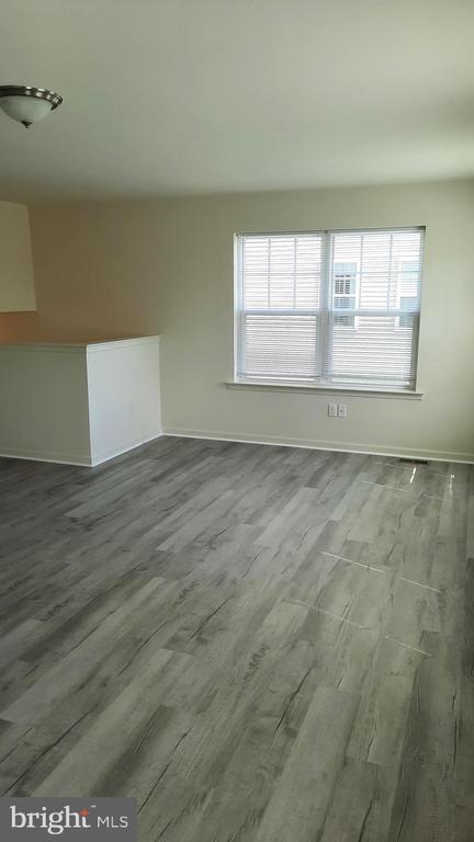 Photo - 807 Schooner Ln
