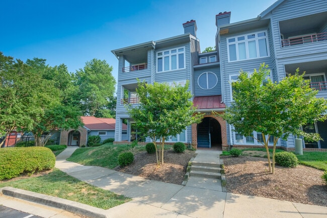 Sunny Luxury 2 Bedrooms 2 Baths Condo with... - Sunny Luxury 2 Bedrooms 2 Baths Condo with... Unit 2B