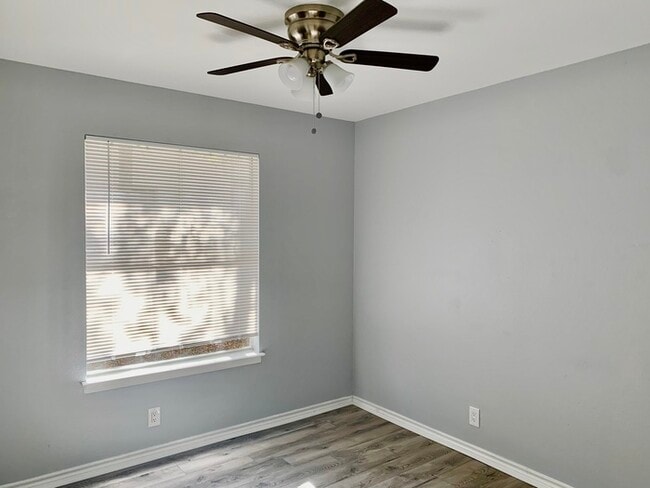 Photo - 206 Tamara Dr