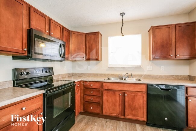 Photo - 2608 Liatris Dr