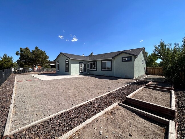 Photo - Charming 3 Bedroom 2 Bathroom Desert Lakes Home, Fernley