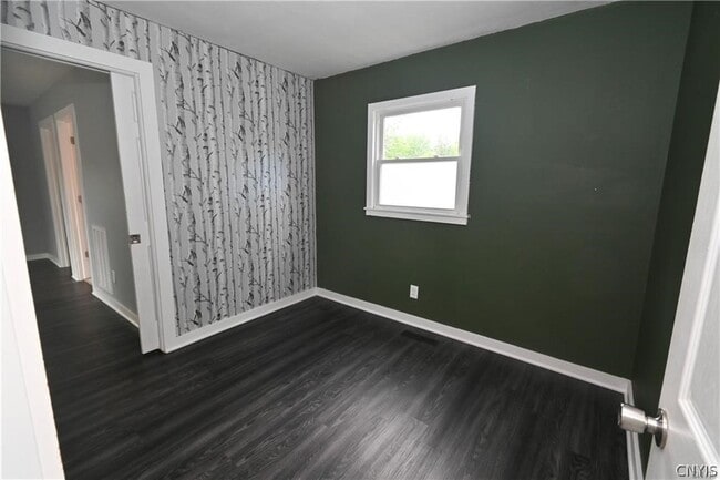 Building Photo - 5854 Reis Dr