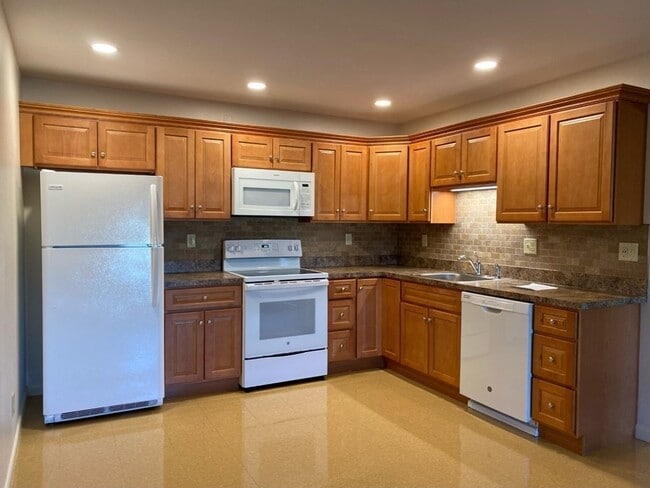 Building Photo - 8 Chauncy St Unit 49