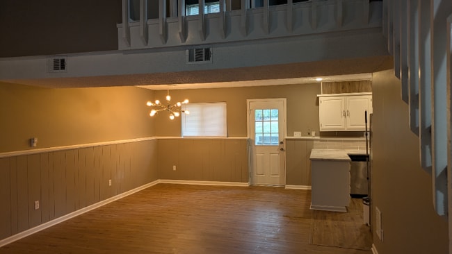 Photo - 10171 Haskins St