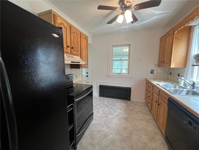 Photo - 715 2nd St NW