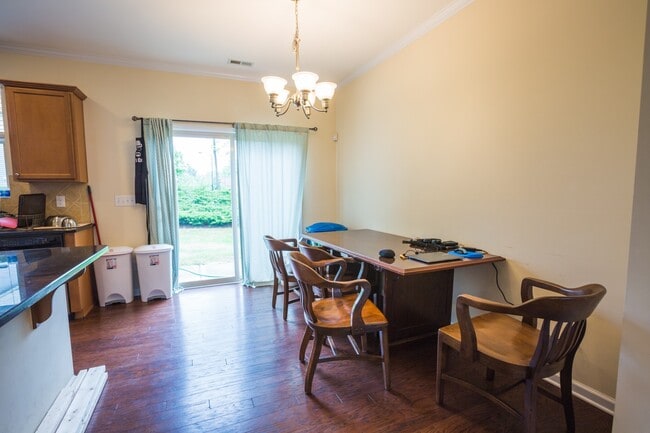 Photo - 3 bedroom townhome just minutes from Duke!! Located in the popular Thompson Ridge Community!