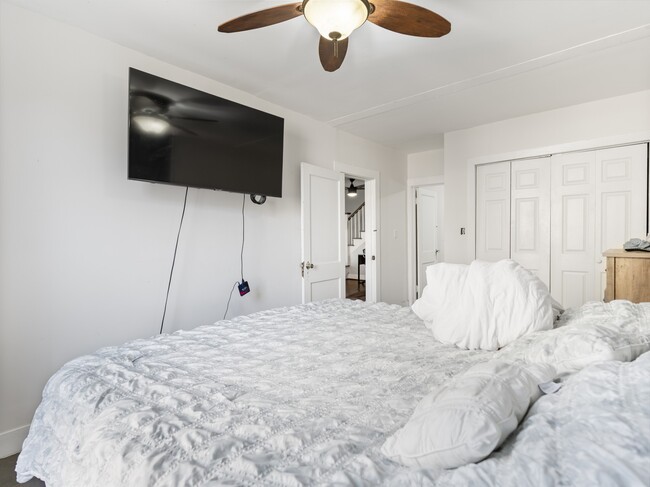 Building Photo - 2520 1st St