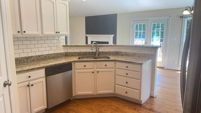 Photo - Large 3 Bedroom 2 Bath House