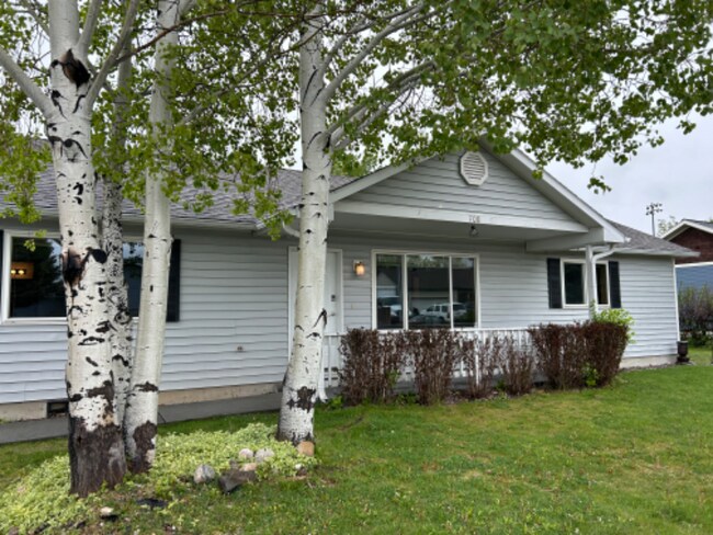 Photo - 708 Homerun Dr