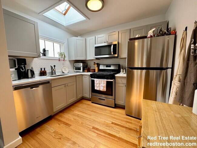 Photo - 72 Windsor Rd Unit 1