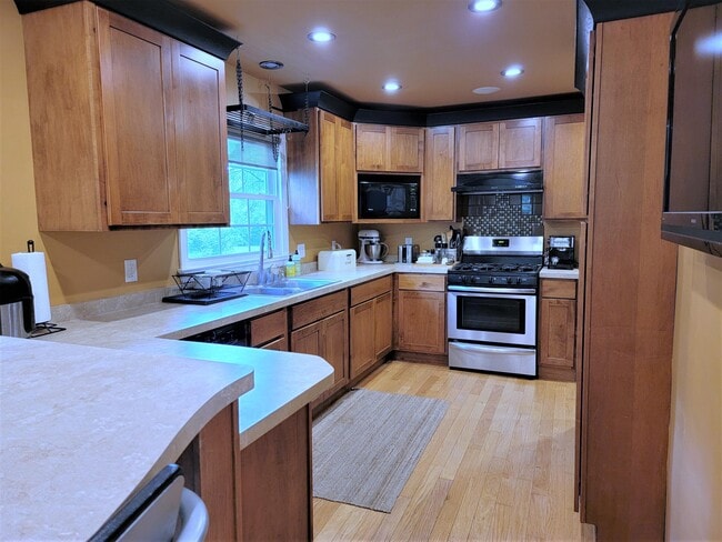Photo - 16840 Fairview Ct
