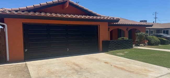 Building Photo - 2318 Hasti Acres Dr