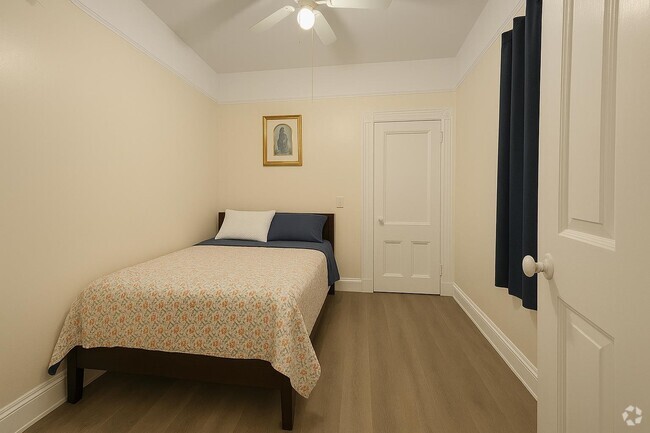 Building Photo - 536 Hudson Ave Unit 2L Rental