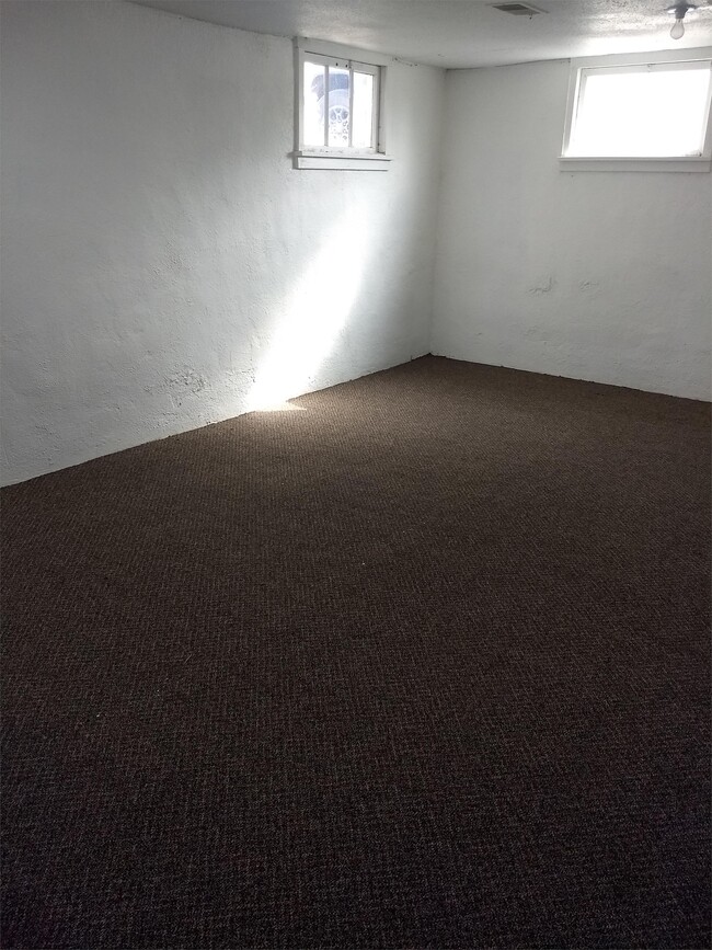 Photo - 319 W 15th Ave