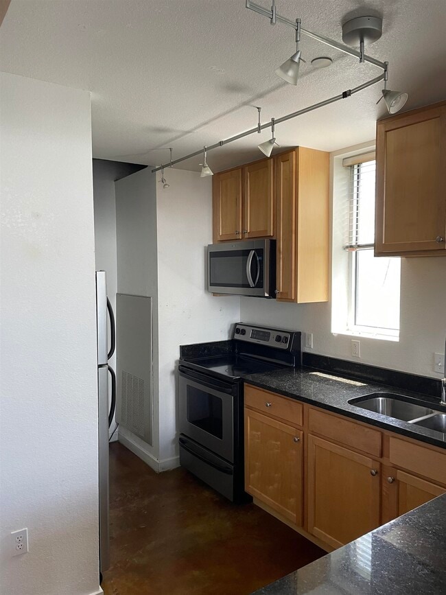 Building Photo - 420 N Adams St Unit 501 Rental