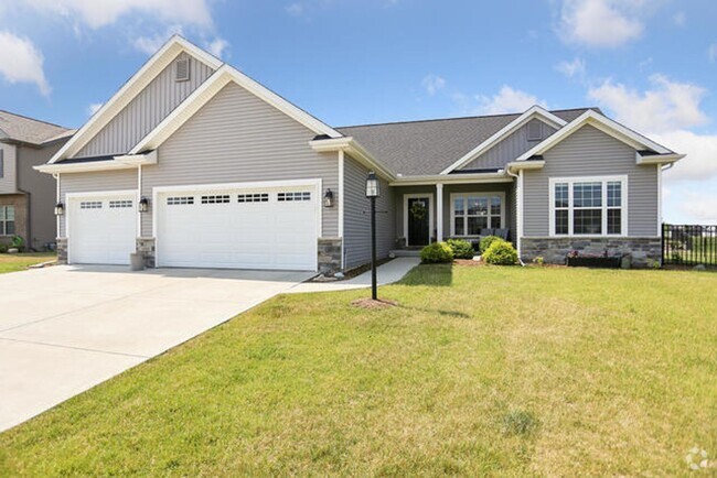 Building Photo - 4 Bedroom Ranch in SW Champaign - Availabl... Rental