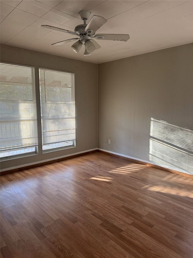 Photo - 705 Smokey River Bend