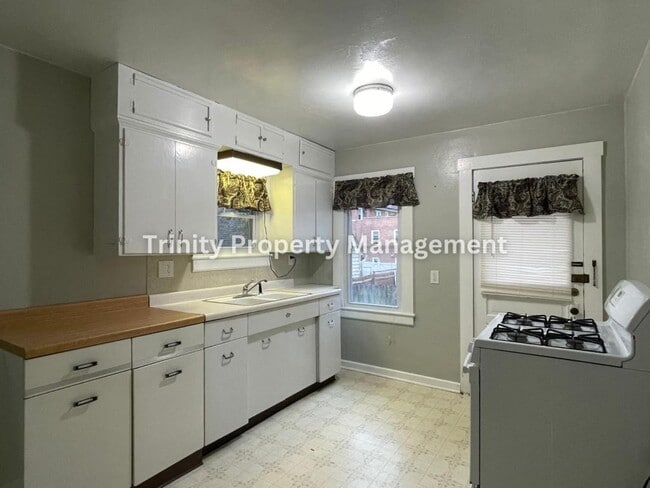 Photo - 310 1/2 Spring Ave