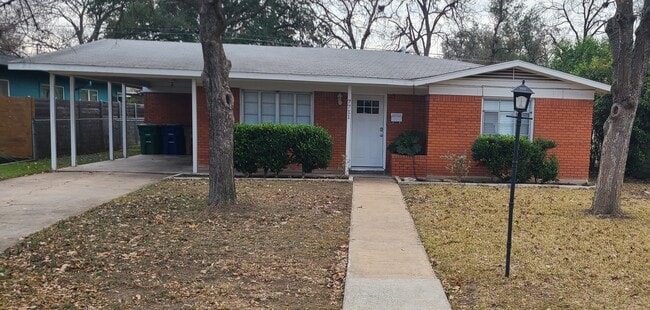 Building Photo - 7711 Lazy Ln