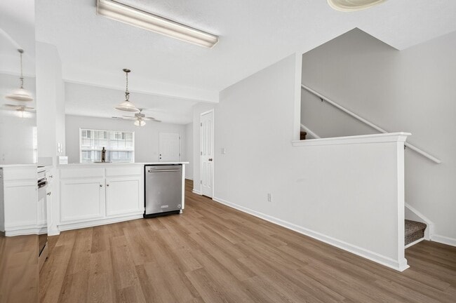 Photo - 2961 S Rutherford Blvd