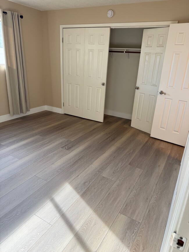Bedroom 1 - 1250 E Shaw Ave Unit 142