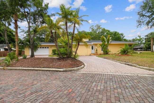 Photo - 3915 N Ridge Ave