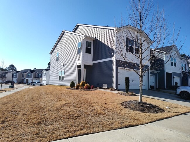 Photo - Beautiful 3 bedroom, 2.5 bathroom townhome in Belterra!