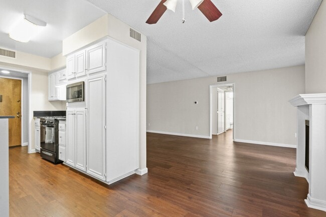 Photo - Dickens Gardens