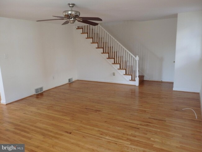 Photo - 210 Paddock Rd