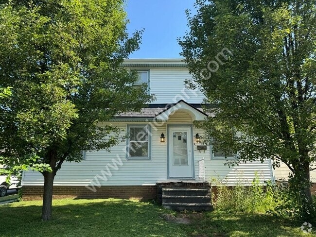 Building Photo - 1838 3rd St Rental