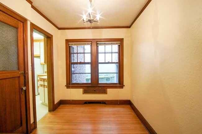 Photo - 1931 West Hills Two Bedroom Townhouse Available Now! Unidad 215