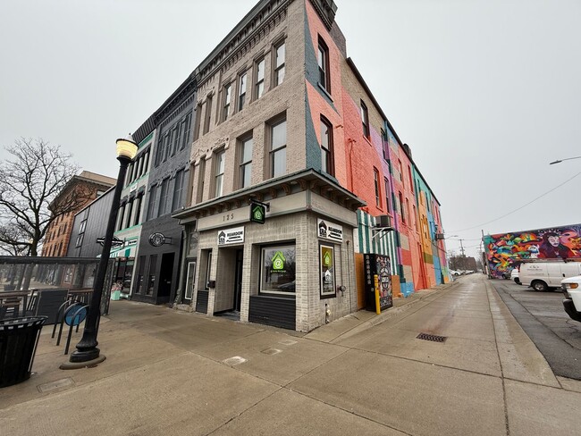 Building Photo - 125 E Michigan Ave Unit #B