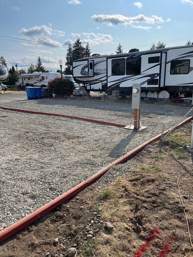 Building Photo - Single Wide Mobile Home Available- Now Leasing! Unit 05B-POU
