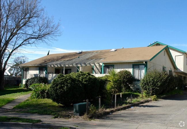 Building Photo - 2369 Kenton Ct Unit #B Rental
