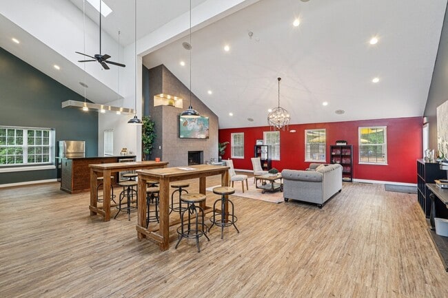 Photo - Hunters Chase