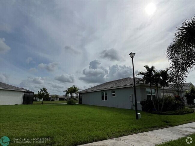 Building Photo - 11711 SW River Crossing Pl Rental